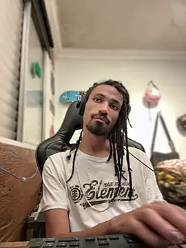 Snapshot of hotcamboy420 chatting on January 28, 4:18 am hotcamboy420 online show from January 28, 4:18 am