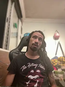 Snapshot of hotcamboy420 chatting on January 29, 4:15 am hotcamboy420 online show from January 29, 4:15 am