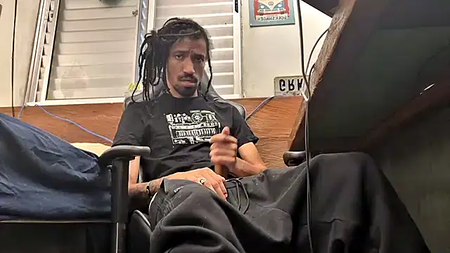 Snapshot of hotcamboy420 chatting on February 3, 7:31 pm hotcamboy420 online show from February 3, 7:31 pm