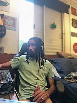 Snapshot of hotcamboy420 chatting on February 18, 8:58 pm hotcamboy420 online show from February 18, 8:58 pm