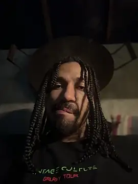 Snapshot of hotcamboy420 chatting on February 21, 5:24 am hotcamboy420 online show from February 21, 5:24 am