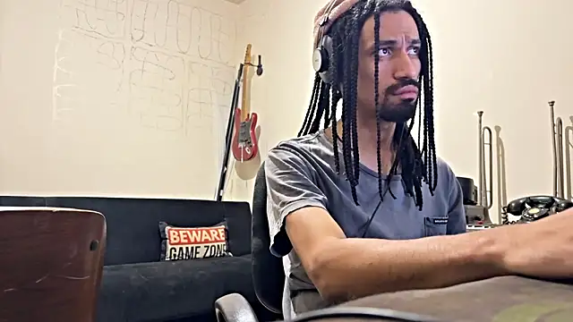 Snapshot of hotcamboy420 chatting on October 23, 4:34 am hotcamboy420 online show from October 23, 4:34 am