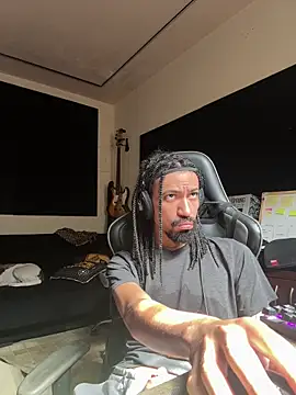 hotcamboy420 online show from April 27, 2:48 pm