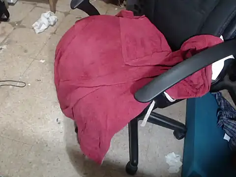 Snapshot of sohorneydad13 chatting on October 18, 9:48 pm sohorneydad13 online show from October 18, 9:48 pm