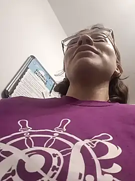 karlamorris  online show from January 4, 7:23 pm