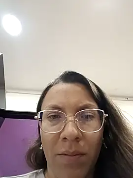 Snapshot of karlamorris_ chatting on October 1, 1:39 pm karlamorris online show from October 1, 1:39 pm