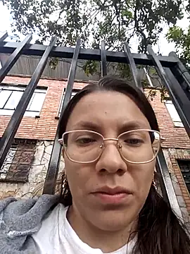 Snapshot of karlamorris_ chatting on October 2, 1:29 pm karlamorris online show from October 2, 1:29 pm