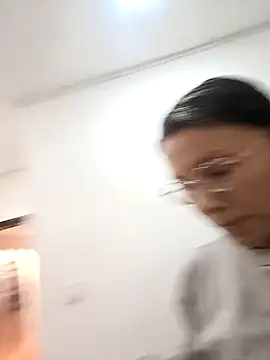 Snapshot of karlamorris_ chatting on October 9, 2:04 pm karlamorris online show from October 9, 2:04 pm