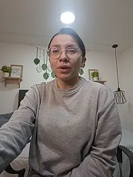 Snapshot of karlamorris_ chatting on October 27, 1:59 pm karlamorris online show from October 27, 1:59 pm