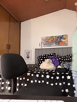 karlamorris  online show from March 4, 1:17 pm