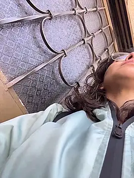 karlamorris  online show from March 14, 2:00 pm