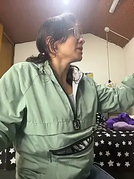 karlamorris  online show from March 20, 1:16 pm