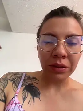 karlamorris  online show from May 3, 1:06 pm