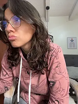 karlamorris  online show from May 7, 1:16 pm
