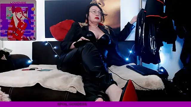 Snapshot of NannaGlossa chatting on September 29, 8:19 am NannaGlossa online show from September 29, 8:19 am