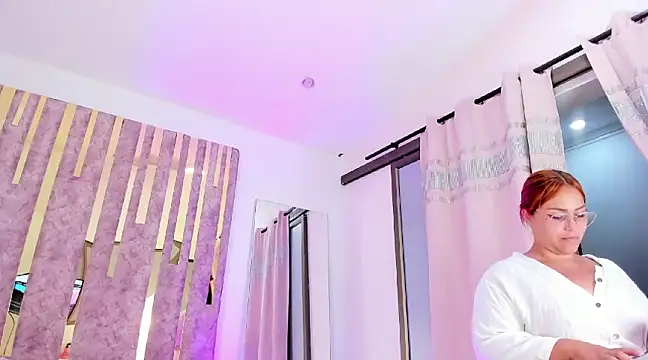 LeahxBarker online show from January 9, 4:30 am