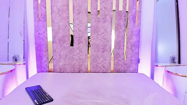 LeahxBarker online show from March 20, 12:40 am