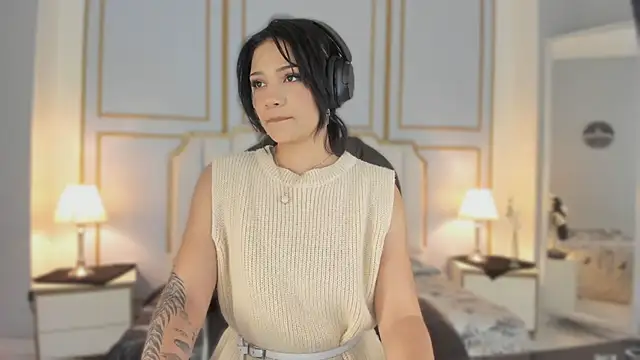 Snapshot of renee_shelby_ chatting on January 10, 7:48 pm renee shelby online show from January 10, 7:48 pm