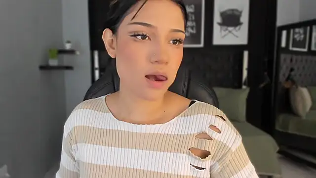 Snapshot of renee_shelby_ chatting on February 25, 7:45 pm renee shelby online show from February 25, 7:45 pm