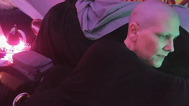 Snapshot of juscjen chatting on January 11, 12:37 am juscjen online show from January 11, 12:37 am