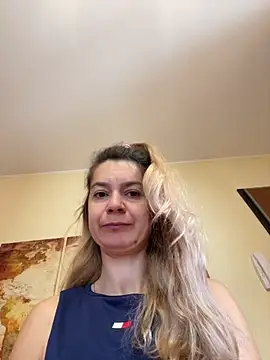 Snapshot of sexy_blondegirl chatting on March 17, 8:40 am sexy blondegirl online show from March 17, 8:40 am