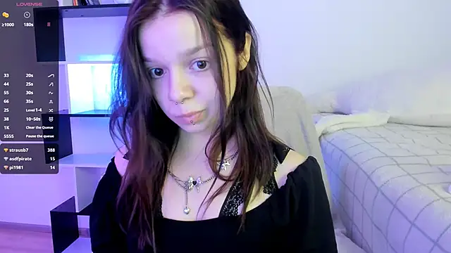 Snapshot of crystal_lilith chatting on February 11, 1:20 am crystal lilith online show from February 11, 1:20 am