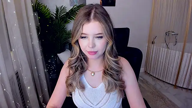 FollowLovee online show from March 8, 2:01 am