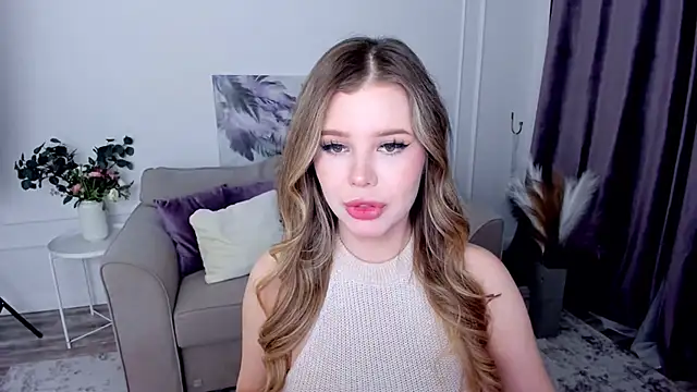 FollowLovee online show from October 4, 7:34 pm