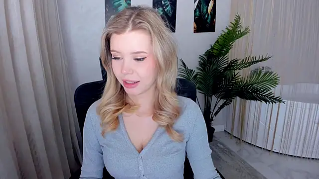 FollowLovee online show from April 22, 8:43 pm