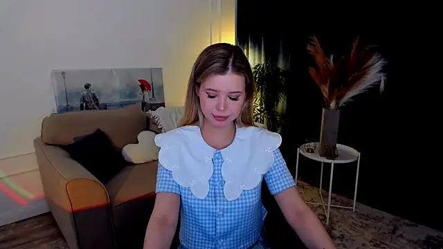 FollowLovee online show from May 14, 3:57 am