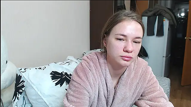 Snapshot of leila_bambi_ chatting on December 27, 8:18 pm leila bambi online show from December 27, 8:18 pm