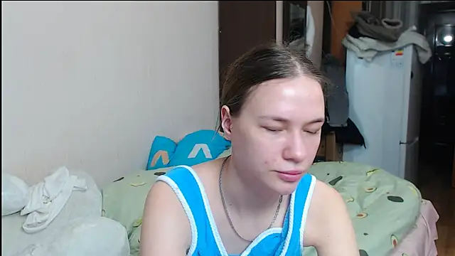 Snapshot of leila_bambi_ chatting on January 15, 1:20 pm leila bambi online show from January 15, 1:20 pm