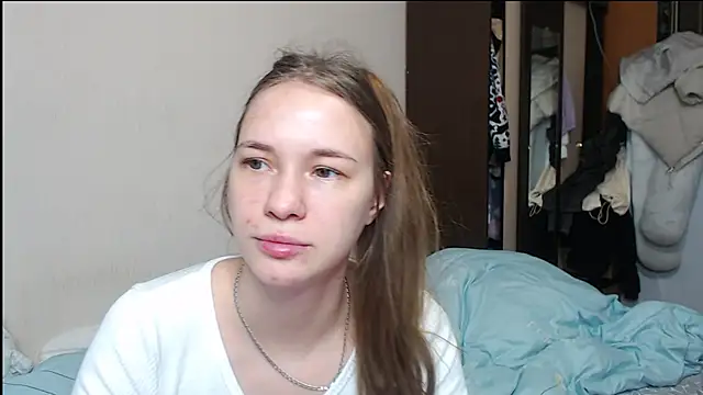 Snapshot of leila_bambi_ chatting on February 4, 8:46 am leila bambi online show from February 4, 8:46 am