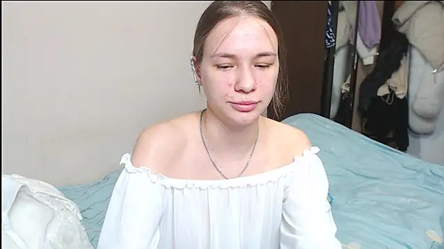 Snapshot of leila_bambi_ chatting on February 5, 6:26 pm leila bambi online show from February 5, 6:26 pm
