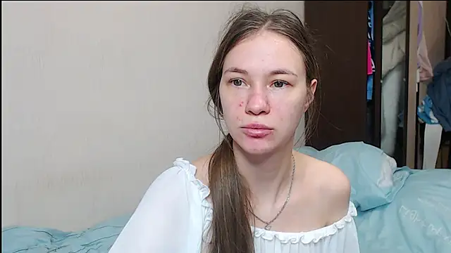 Snapshot of leila_bambi_ chatting on February 10, 2:05 pm leila bambi online show from February 10, 2:05 pm