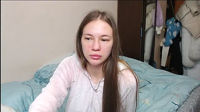 Snapshot of leila_bambi_ chatting on February 12, 4:11 pm leila bambi online show from February 12, 4:11 pm