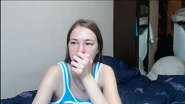 Snapshot of leila_bambi_ chatting on February 21, 10:37 pm leila bambi online show from February 21, 10:37 pm