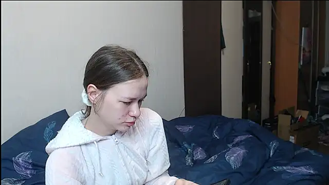Snapshot of leila_bambi_ chatting on March 13, 5:50 pm leila bambi online show from March 13, 5:50 pm