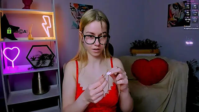 mary mooore online show from March 22, 2:16 am