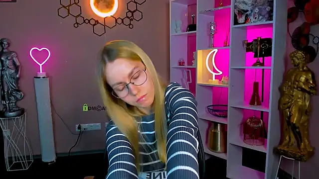 mary mooore online show from September 18, 7:38 pm