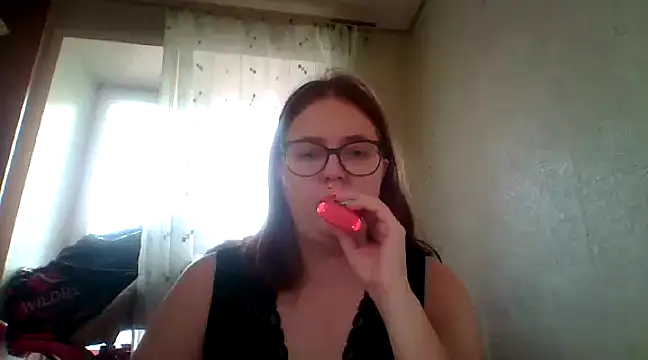 Snapshot of DesireMelissa chatting on January 2, 8:49 am DesireMelissa online show from January 2, 8:49 am