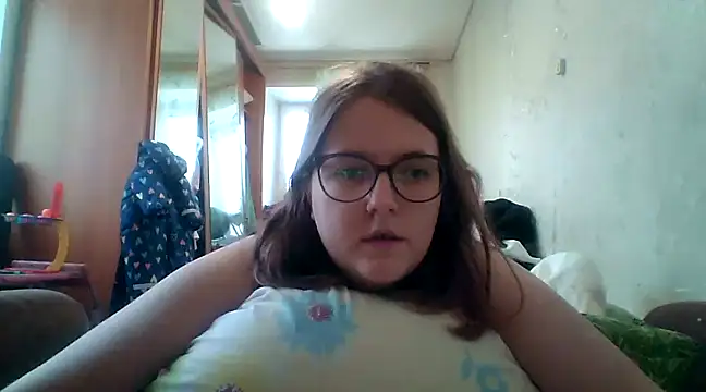Snapshot of DesireMelissa chatting on January 7, 8:24 am DesireMelissa online show from January 7, 8:24 am