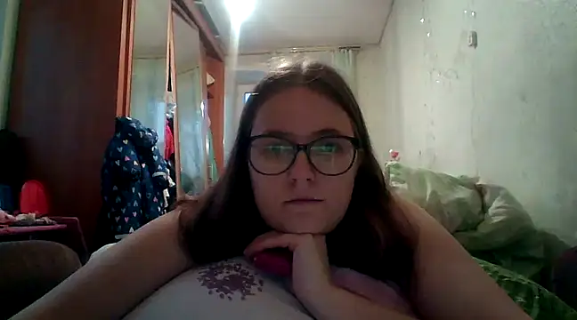 Snapshot of DesireMelissa chatting on January 13, 5:44 am DesireMelissa online show from January 13, 5:44 am
