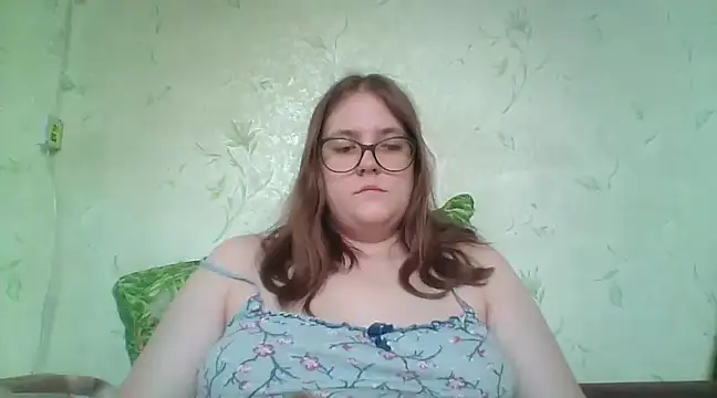 Snapshot of DesireMelissa chatting on February 15, 10:33 am DesireMelissa online show from February 15, 10:33 am