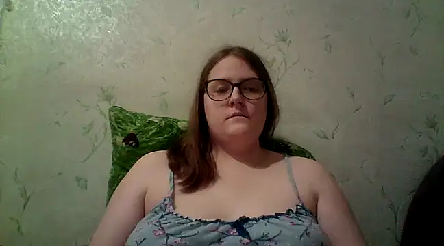 Snapshot of DesireMelissa chatting on February 22, 8:20 pm DesireMelissa online show from February 22, 8:20 pm
