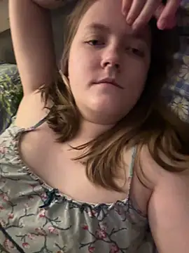 Snapshot of DesireMelissa chatting on March 1, 8:10 pm DesireMelissa online show from March 1, 8:10 pm