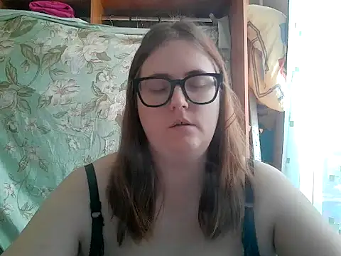 Snapshot of DesireMelissa chatting on June 1, 5:53 am DesireMelissa online show from June 1, 5:53 am