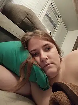 Snapshot of DesireMelissa chatting on June 8, 6:52 pm DesireMelissa online show from June 8, 6:52 pm