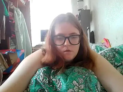 Snapshot of DesireMelissa chatting on June 25, 5:45 am DesireMelissa online show from June 25, 5:45 am