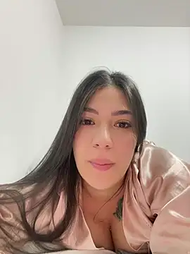 Snapshot of Latina_vanessa chatting on February 13, 2:18 am Latina vanessa online show from February 13, 2:18 am